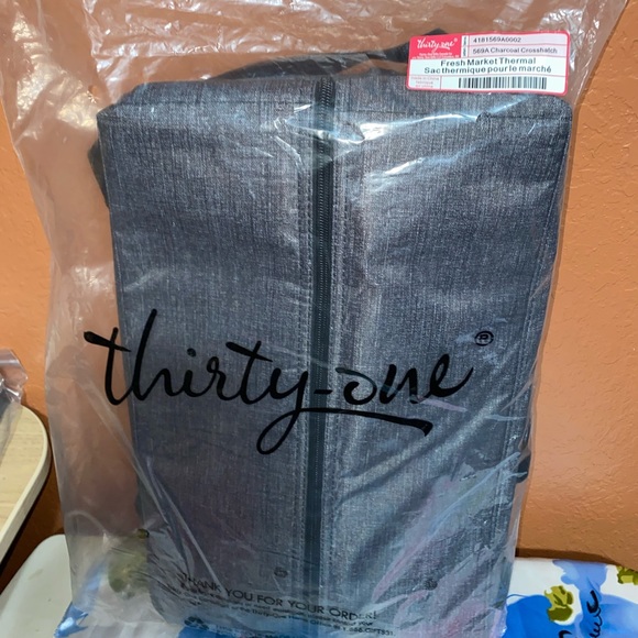 Thirty-One Fresh Market Thermal Charcoal Crosshatch - Picture 1 of 5